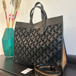Coach Field Tote 40 with Horse & Carriage Flocking